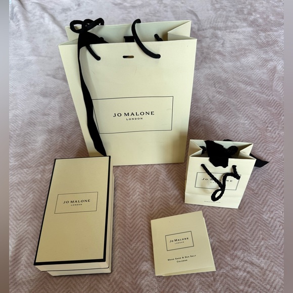 New Jo Malone Gift Set - box, two bags, two ribbons, perfume sample - Picture 12 of 16
